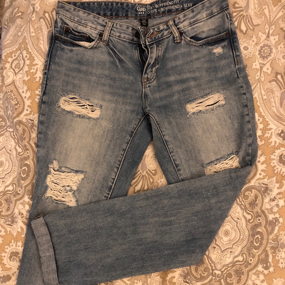 GAP sexy boyfriend fit ripped jeans